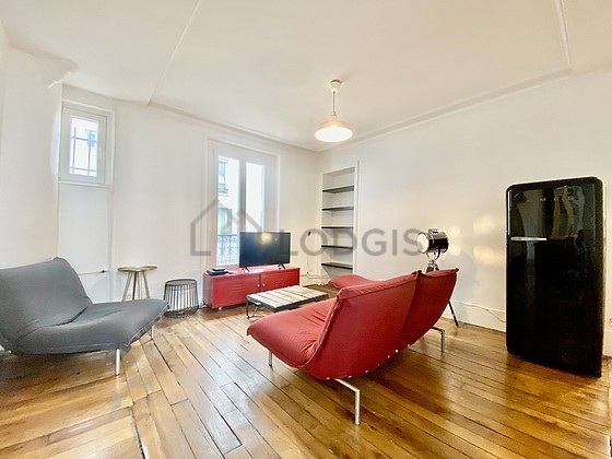 Magnifique séjour très calme et très lumineux d'un appartement à Paris