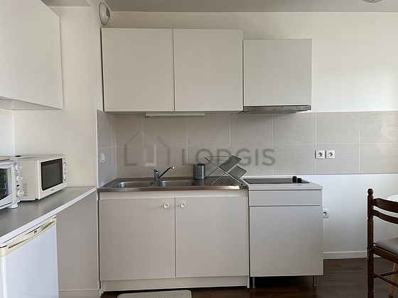 Great kitchen of 7m² with wooden floor