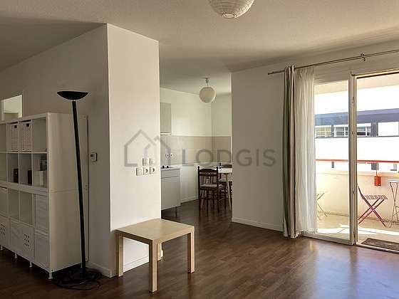 Living room of 19m² with woodenfloor