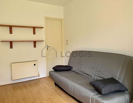 Living room furnished with 1 sofabed(s) of 140cm, sofa, closet, 1 chair(s)