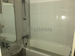 Apartment Toulouse Sud-Est - Bathroom