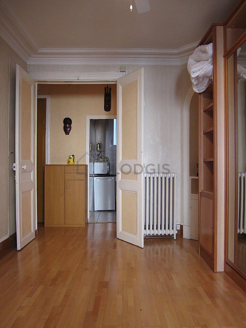 Quiet bedroom for 2 persons equipped with 1 murphy bed(s) of 140cm