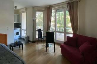 Issy-Les-Moulineaux studio