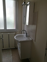 Apartment Val de marne - Bathroom