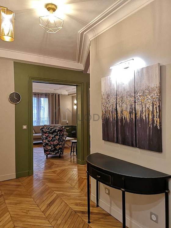 Great, very quiet and very bright sitting room of an apartment in Paris