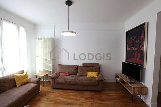 Living room with woodenfloor