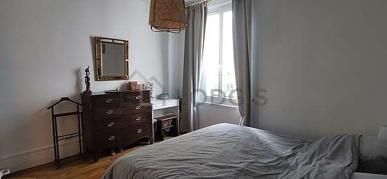 Very quiet bedroom for 2 persons equipped with 1 bed(s) of 150cm