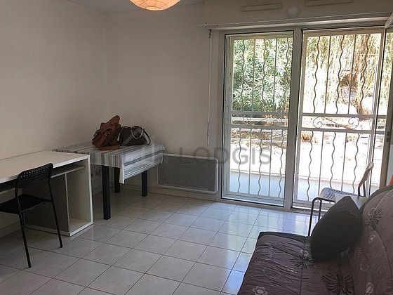 Séjour équipé de 1 canapé(s) lit(s) de 140cm, canapé, table basse, 1 chaise(s)