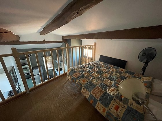 Mezzanine with a high ceiling 