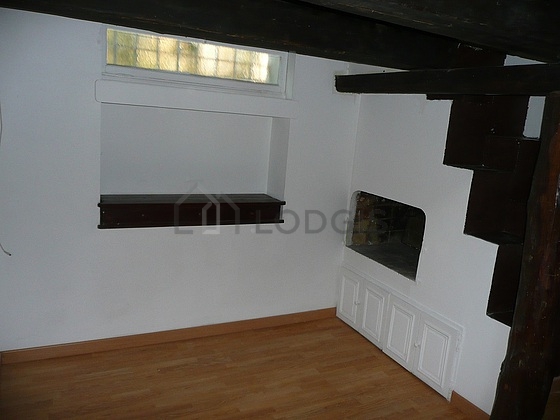 Living room furnished with 1 sofabed(s) of 140cm
