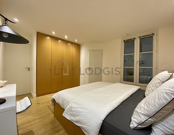Chambre donnant sur cour