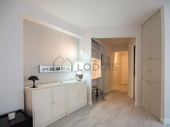 Magnifique séjour très calme et lumineux d'un appartement à Paris