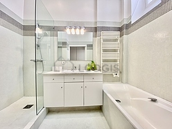 Apartment Paris 6° - Bathroom