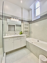 Appartement Paris 6° - Salle de bain