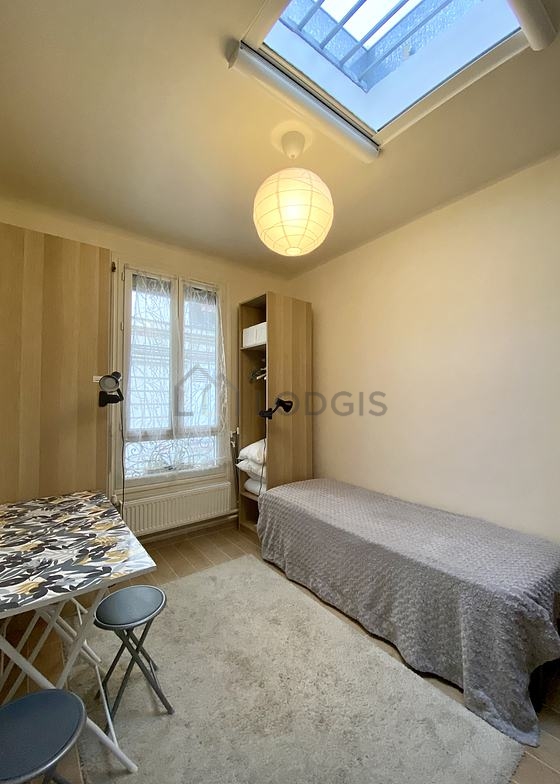 Great, very quiet and very bright sitting room of an apartment in Paris