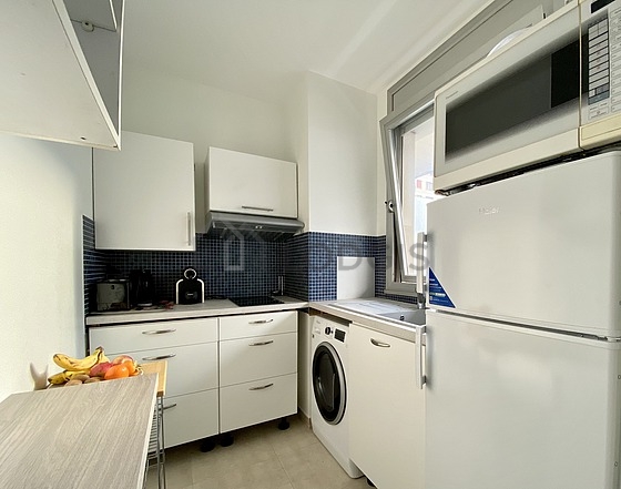 Beautiful kitchen of 4m² with tile floor