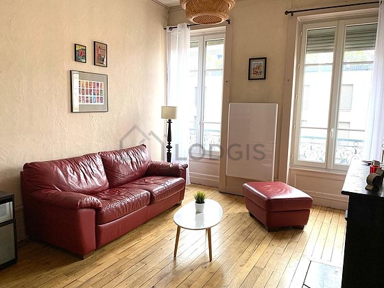 Séjour équipé de 1 lit(s) de 140cm, télé, placard
