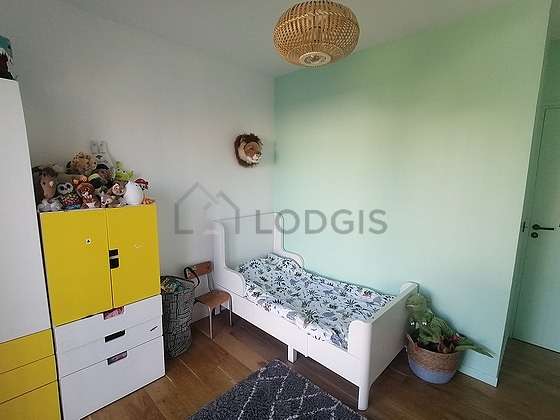 Very quiet bedroom for 1 persons equipped with 1 bed(s) of 90cm