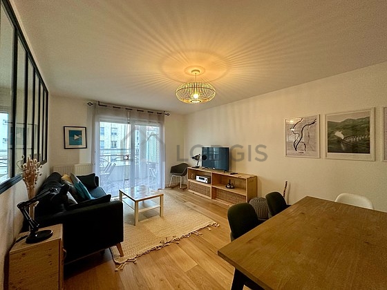 Living room furnished with tv, 1 chair(s)