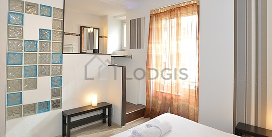 Chambre avec fenêtres double vitrage