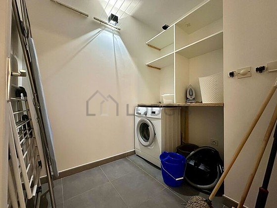 Laundry room equipped with washing machine