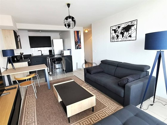 Séjour très calme équipé de télé, 2 chaise(s)