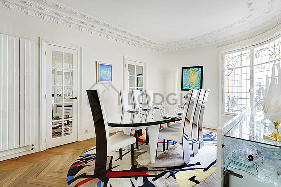 Dining room equipped with dining table, 1 chair(s)