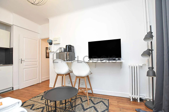 Séjour équipé de 1 canapé(s) lit(s) de 140cm, télé