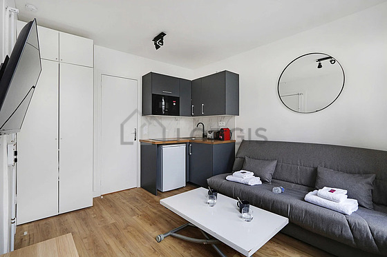 Séjour équipé de 1 canapé(s) lit(s) de 140cm, télé