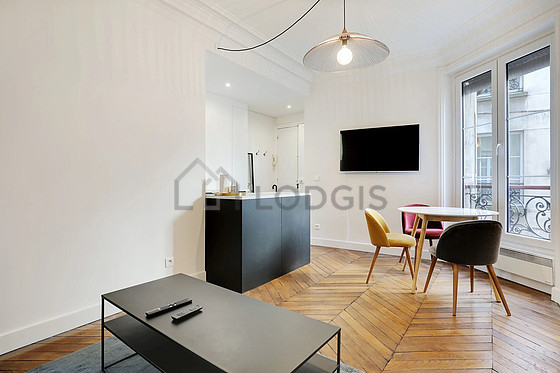 Living room furnished with 1 sofabed(s) of 140cm