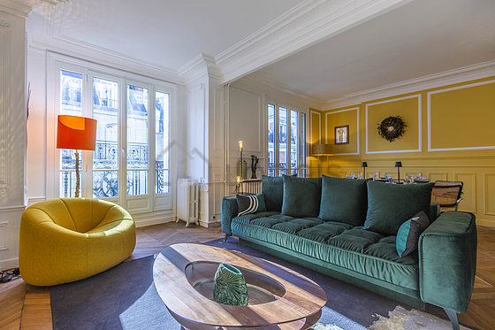 Living room furnished with tv, 1 chair(s)