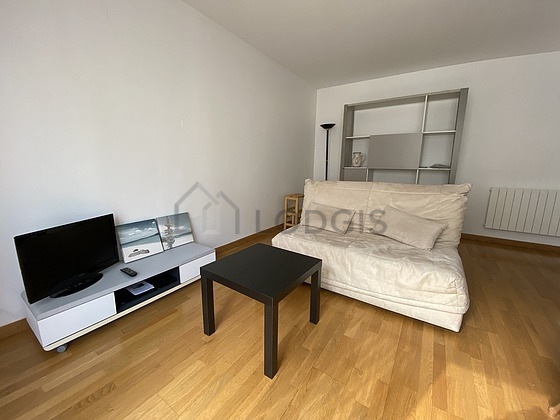 Living room furnished with tv, hi-fi stereo
