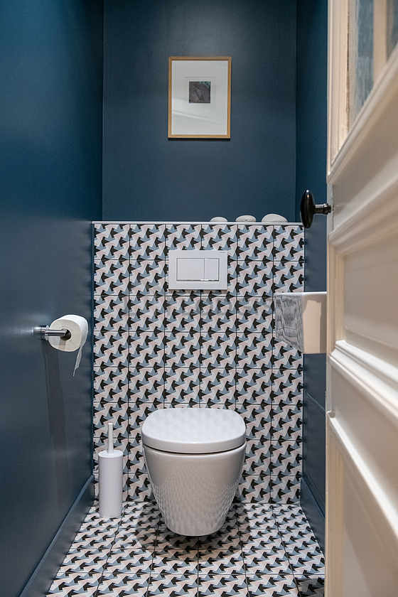 Toilettes indépendantes de la salle d'eau