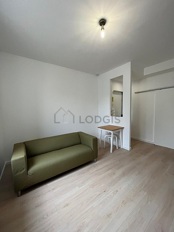 Living room furnished with tv, 1 chair(s)