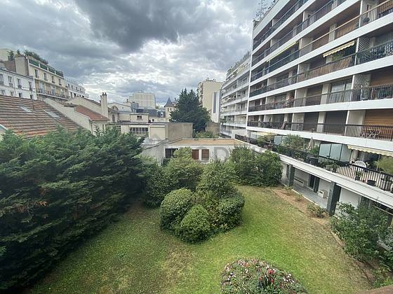 Terrasse équipée de table basse