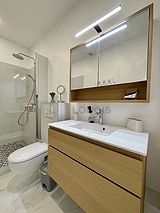 Apartment Paris 20° - Bathroom