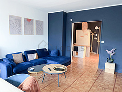 Современное здание Rueil-Malmaison - Гостиная