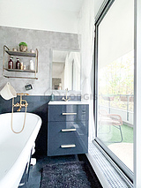 Modern residence Rueil-Malmaison - Bathroom
