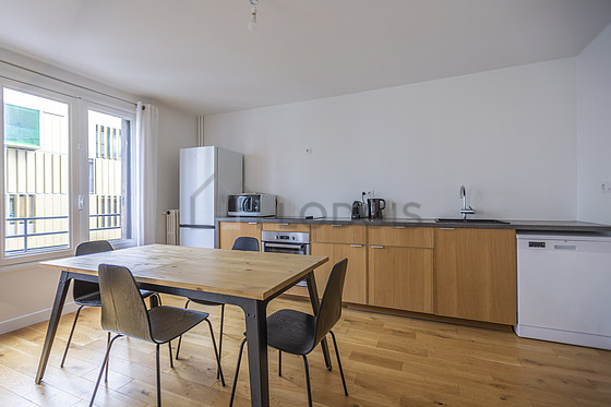 Magnifique cuisine avec du parquet au sol