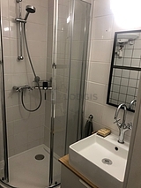 Apartment Paris 20° - Bathroom