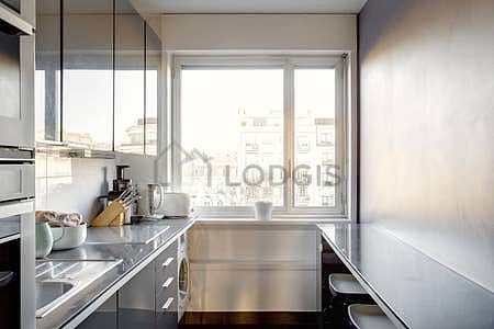 Great kitchen of 7m² with tile floor