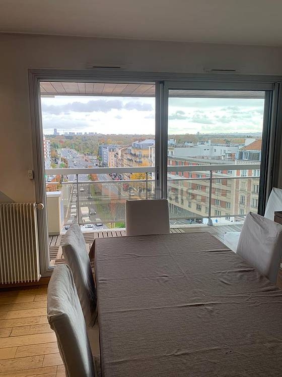 Cuisine dînatoire pour 2 personne(s) équipée de lave linge, réfrigerateur, hotte, vaisselle