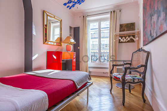Very quiet bedroom for 2 persons equipped with 1 bed(s) of 140cm