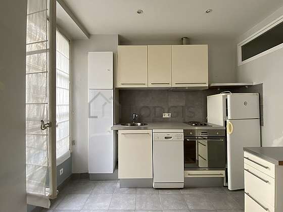 Kitchen of 4m² with woodenfloor