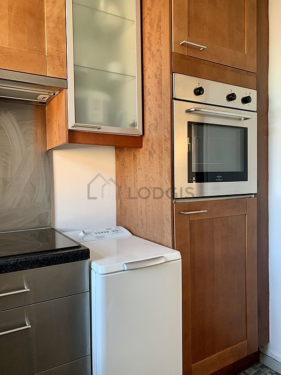 Cuisine dînatoire pour 2 personne(s) équipée de lave linge, réfrigerateur, vaisselle