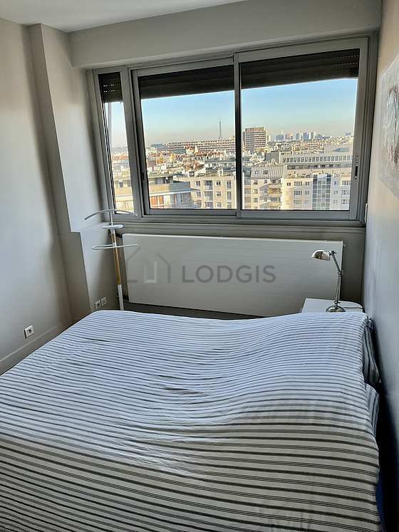Chambre avec fenêtres double vitrage
