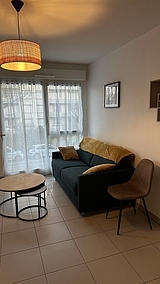 Apartment Lyon Nord Est - Living room