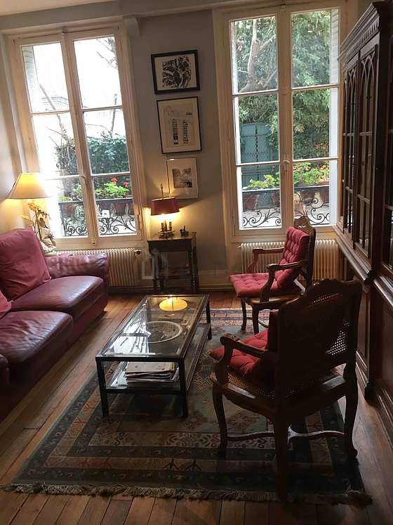 Séjour équipé de canapé, 1 fauteuil(s)