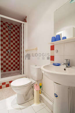 Bathroom with tilefloor