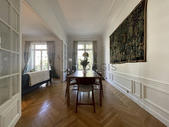 Dining room equipped with dining table, 1 chair(s)